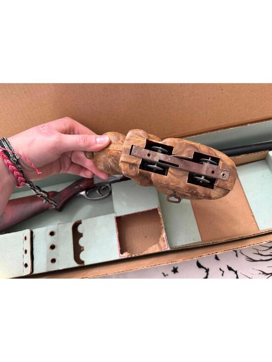 Vintage Rabbit Hunt and Target Set - Picture 4 of 8